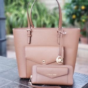 Michael Kors Jet Set Large Tote & Wallet Bundle